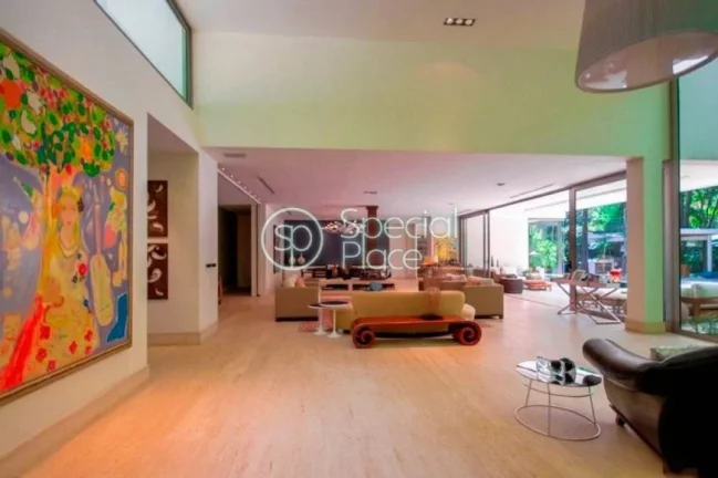 Imagem CASA ESPETACULAR, projetada por Mônica Drucker. Residência localizada em um verdadeiro refúgio no...
