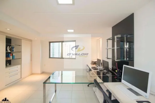 Imagem Vendo apartamento de luxo, com 380’m², ampla varanda gourmet, 4 suítes e 4 vagas