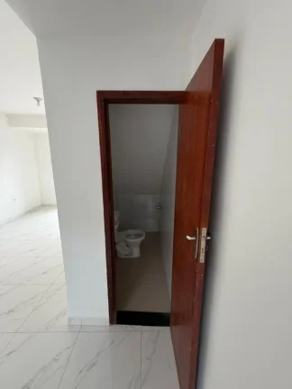 Imagem Casa Duplex para Venda em Rio de Janeiro, Campo Grande, 2 dormitórios, 2 suítes, 2 banheiros, 1 vaga