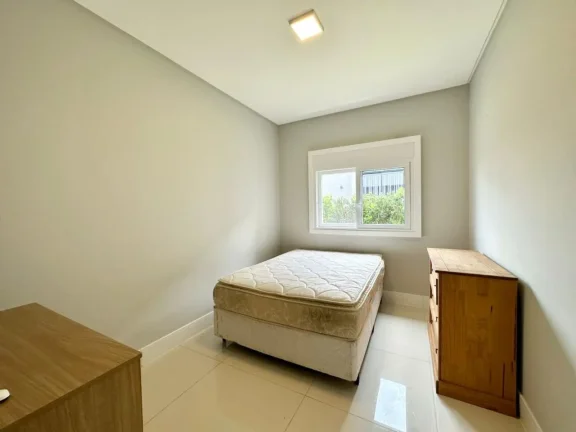 Imagem Casa em Condominio 4 Dormitórios - Bairro Arco Iris
