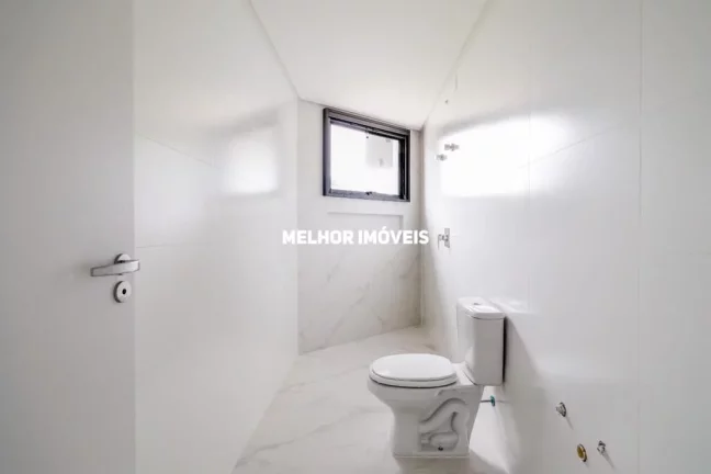 Imagem Casa Alto Padrão à Venda com 04 suítes, localizada em Condomínio fechado em Camboriú