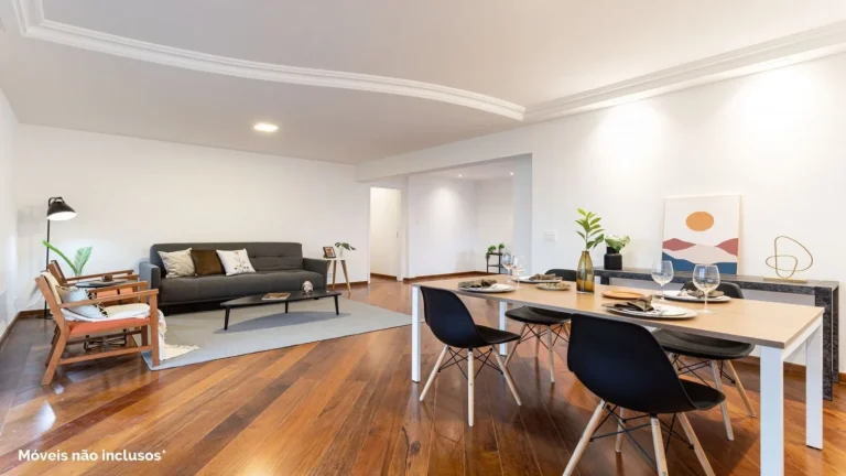 Imagem Apartamento 139M² Reformado, 4Q, 1 Suíte, 2 Banheiros, 2 Vagas, Varanda, Lavabo, Piscina, Salão de Festas e Jogos, Quadra, Portaria 24h, Sol da Manhã.