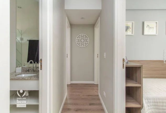 Imagem Apartamento com 3 quartos (1 suíte) porcelanato instalado, vaga de garagem à venda por R$ 535.000 - Portão - Curitiba/PR
