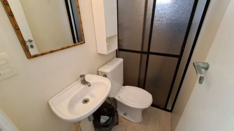 Imagem APARTAMENTO COM 3 DORMITÓRIOS, 2 VAGAS, PRÉDIO COM PISCINA E CHURRASQUEIRA.