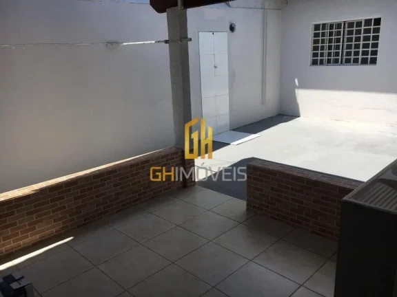 Imagem A casa possui 

- 4 quartos sendo 2 suítes 
- Sala 
- Cozinha 
- Copa 
- Área de serviço 
- Lavab...