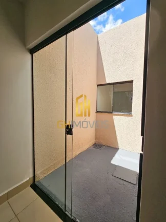 Imagem Casa com 3 quartos no Jardim Ipanema, em terreno com 100m² com 70m² de área construída possui:- ...