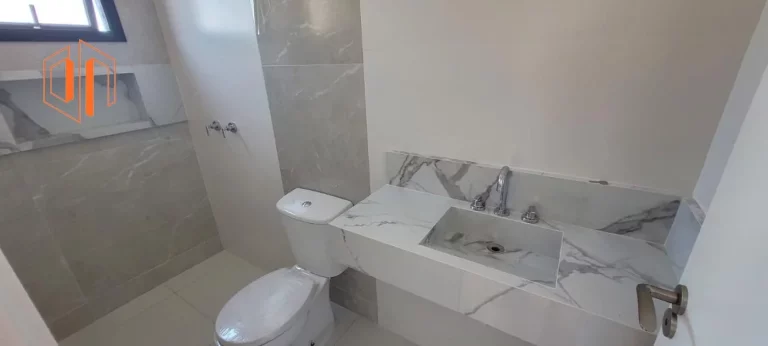 Imagem Sobrado para Venda em Curitiba, Cajuru, 3 dormitórios, 1 suíte, 3 banheiros, 1 vaga