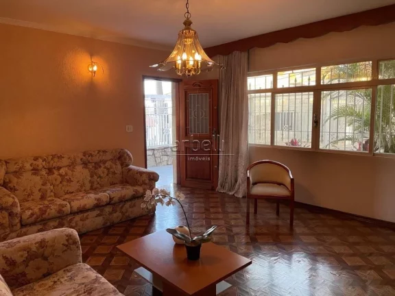 Imagem Sobrado com 250 metros quadrados, living, ampla cozinha com armários, 3 dormitórios sendo 1 suíte...