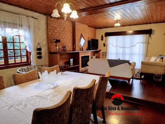 Imagem Casa a Venda no Bairro do Jardim Márcia em Campos do Jordão -SP.