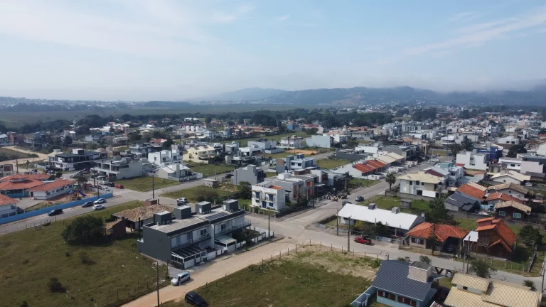 Imagem Terreno à venda no Loteamento Pedra Branca em Garopaba/SC