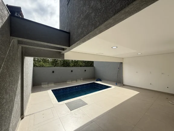 Imagem Casa à Venda com Piscina e Planejada na Cozinha em Cajamar