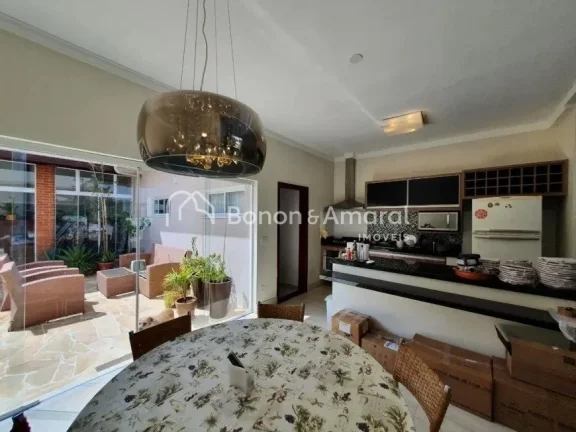 Imagem Esta casa impecável no Condomínio Fiorella em Valinhos oferece um ambiente extremamente arejado e ...