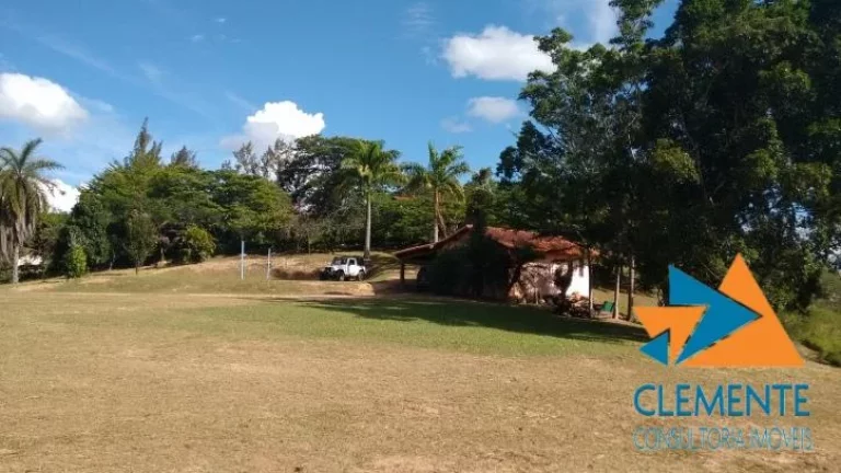 Imagem Sítio de 42.100 m2, área urbana, 3 casas, Sta Luzia-MG