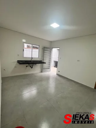 Imagem Impecável casa para locação em São Paulo-SP, bairro Jardim Vila Formosa: 2 quartos, 1 sala, 1 banheiro, 4 vagas, 100m²!