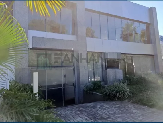 Imagem Excelente oportunidade de locação! Prédio Comercial de 600 m² de alto padrão, com uma localização privilegiada em uma via de grande circulação. Este i