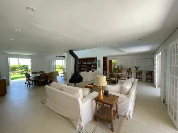 Imagem Casa única na Riviera de São Lourenço: Módulo 5: 6 quartos, 6 suítes. Pé na areia frontal, vista para o mar e amplo espaço gourmet.