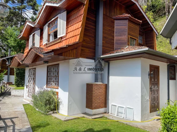 Imagem Casa à venda em Campos do Jordão - Com 97 m2, área gourmet e suíte