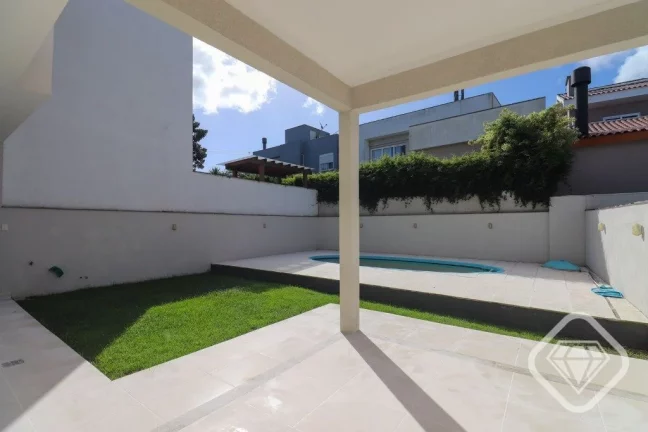 Imagem Casa em Condomínio Alto Padrão no Altos do Lago, Zona Sul de Porto Alegre

Brilhante Imóveis apre...