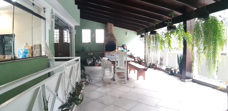 Imagem Vende Casa de 270m² com 4 dormitórios no Parque Assunção