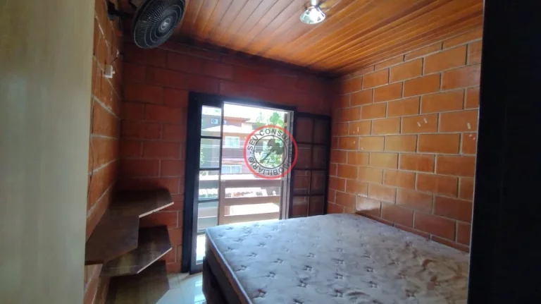 Imagem CASA COM ESCRITURA DEFINITIVA EM CAMBURY, 2 QUARTOS 2 BANHEIROS MESANINO SALA COZINHA AREA PRIVATIVA E VISTA PARA RESERVA NATURAL