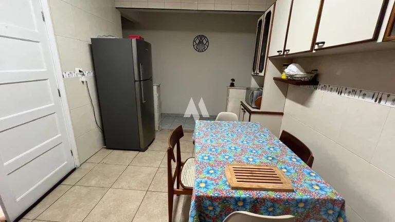 Imagem Casa sobresposta baixa com 03 dormitórios á venda em Santos