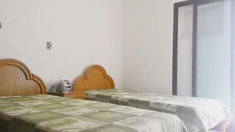 Imagem Praia de Pitangueiras - Local nobre - Ótimo lazer - Alto padrão - 2 vagas - Ampla varanda - 135 m² de área útil.