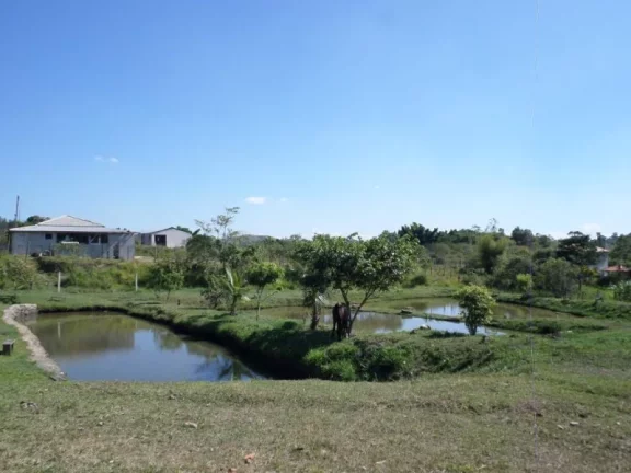 Imagem SITIO EM S.J.CAMPOS, PRÓXIMO DA CIDADE, COM CASA DE 3 DORMITÓRIOS (1 STE), 5 LAGOS PARA PESCARIA