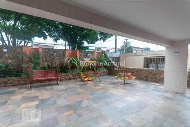 Imagem Excelente apto em Campinas, com ótima localização, bom andar, sacada, 3 dormitórios ( sendo 1 su...