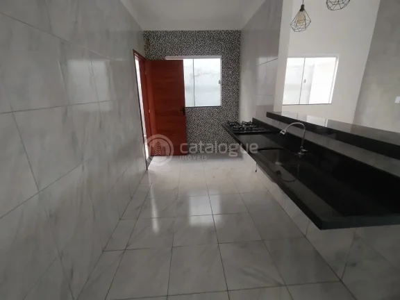 Imagem Casa à venda no bairro Nova Esperança, Parnamirim: 2 dormitórios, suíte e garagem coberta!