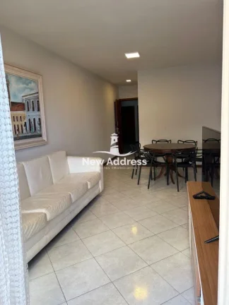 Imagem More em Itapuã: apartamento de 100 m² na 2ª quadra do mar, 3 quartos com suíte, varanda e vaga de garagem.