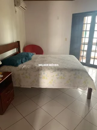 Imagem Casa Mobiliada e Equipada à Venda com 08 Dormitórios sendo 02 Suítes Localizada no Bairro das Nações em Balneário Camboriú - SC