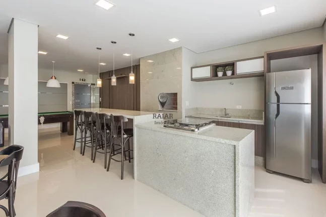 Imagem Um projeto neoclássico, com apartamentos com 3 dormitórios (suíte). Localizado na rua Barão dos ...