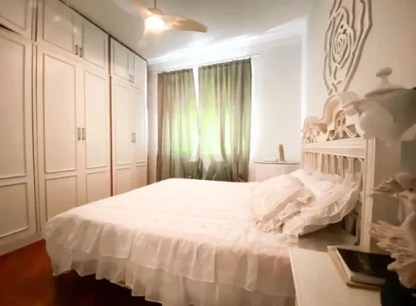 Imagem Sobrado com 3 quartos e 4 banheiros à Venda, 220 m² - Gonzaga em Santos