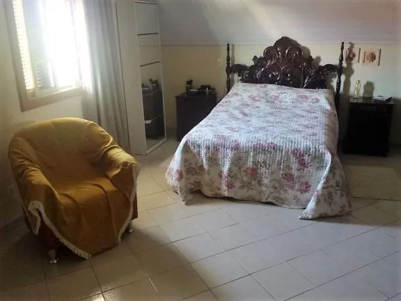 Imagem Casa Duplex, 05 Quartos, Area Gourmet c/ Churrasqueira, 06 Vagas de garagem, Enseada Azul, Guarapari - ES