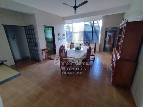 Imagem Casa à venda - com 05 Quartos - Centro - Mantena - MG