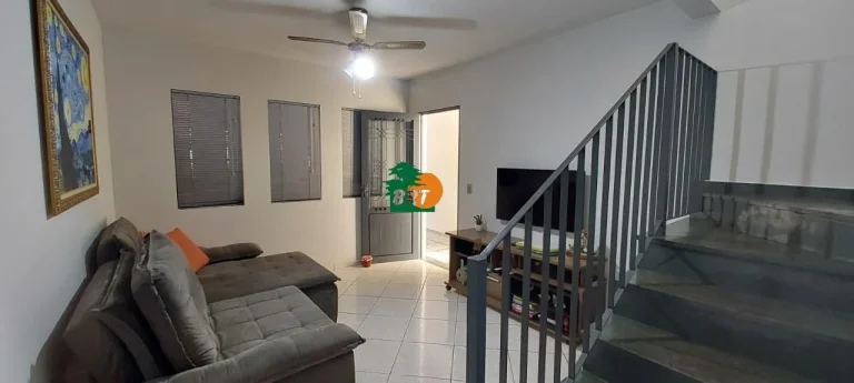 Imagem Casa para Venda em São Roque, Vila Santo Antônio, 2 dormitórios, 1 banheiro, 2 vagas