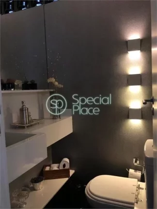 Imagem Lindo apartamento, totalmente reformado em rua charmosa e de fácil acesso para toda comodidade do b...