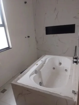 Imagem Casa de Alto Padrão no Condomínio Jardim Novo Horizonte - Sorocaba-SP: 3 quartos, 2 suítes, 2 salas, 4 banheiros, 4 vagas, 213 m².