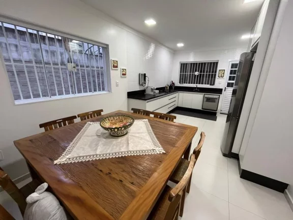 Imagem Sobrado à Venda no Jardim Têxtil - 160 m² - 3 Quartos - 1 Suíte - 4 Vagas de garagem