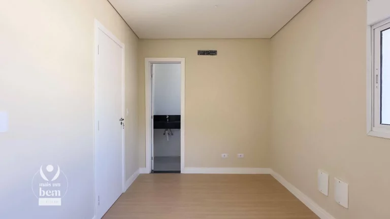 Imagem Sobrado com 244 m², 3 Suítes, Sala intima , Condominio Fechado com Piscina e Salão de Festas à venda por R$ 1.290.000 - Campo Comprido - Curitiba/PR