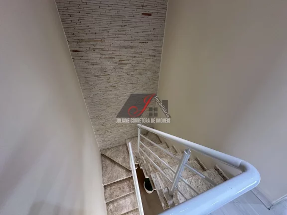 Imagem Casa Alto Padrão à venda, bairro Pinheirinho em Curitiba.