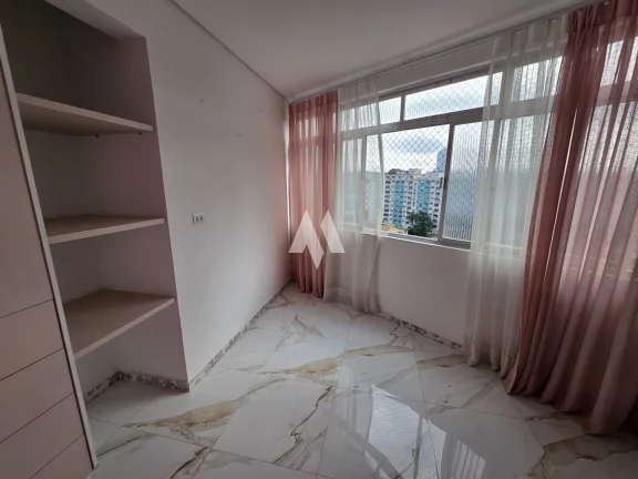Imagem LINDA COBERTURA NA PONTA DA PRAIA: Conforto e Vista Deslumbrante!, 6 dormitórios, 5 vagas, piscina