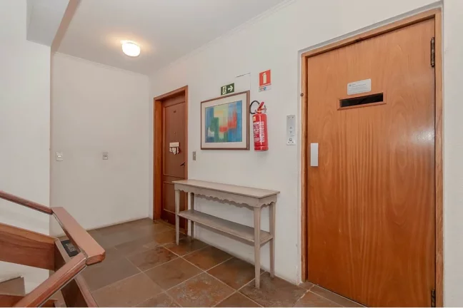 Imagem Imóvel com 3 Quartos à Venda,  em Tristeza - Porto Alegre