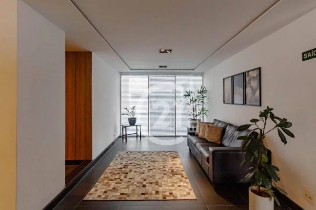 Imagem Apartamento reformado com 105m² no coração do Itaim Bibi.