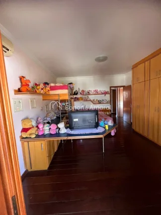 Imagem Terreno: 321 m²
Construção: 252 m²
Documentação: Totalmente regularizada

Características do ...