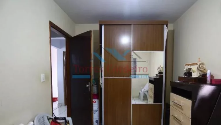 Imagem Sobrado com 3 dorm. + 2 vagas cobertas - Jd. Santos Dumond