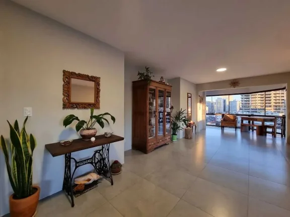 Imagem Apartamento com 4 dormitórios sendo 1 suíte e 1 vaga no Centro de Itajaí