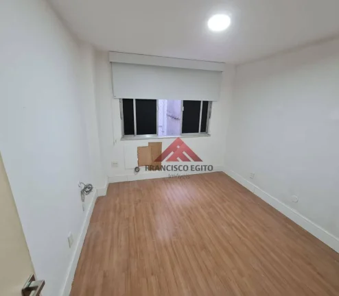 Imagem Excelente Apartamento com sala dois quartos dependencias completa,sol da manhã,elétrica e hidraulica reformadas,quarto principal montado com armários,