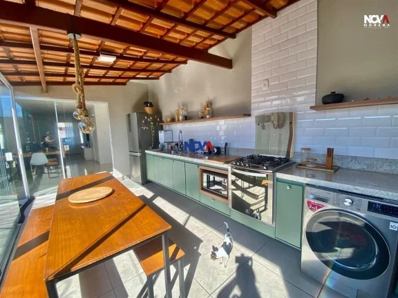 Imagem Imagine-se vivendo em uma casa duplex espaçosa, onde cada detalhe foi pensado para proporcionar o m...