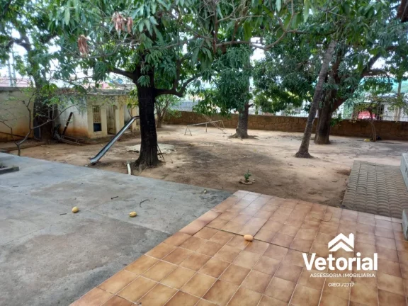 Imagem Casa com 6 dormitórios no Bairro JK - Barreiras-BA